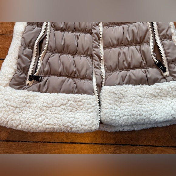 Calvin Klein Performance Sherpa  vest size small - Picture 2 of 12